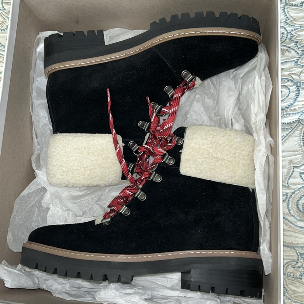 Villa rouge Miloh hiking boots new inbox, size 7.5